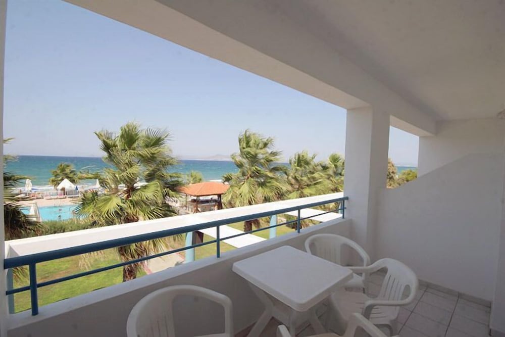 Фото Irina Beach Hotel