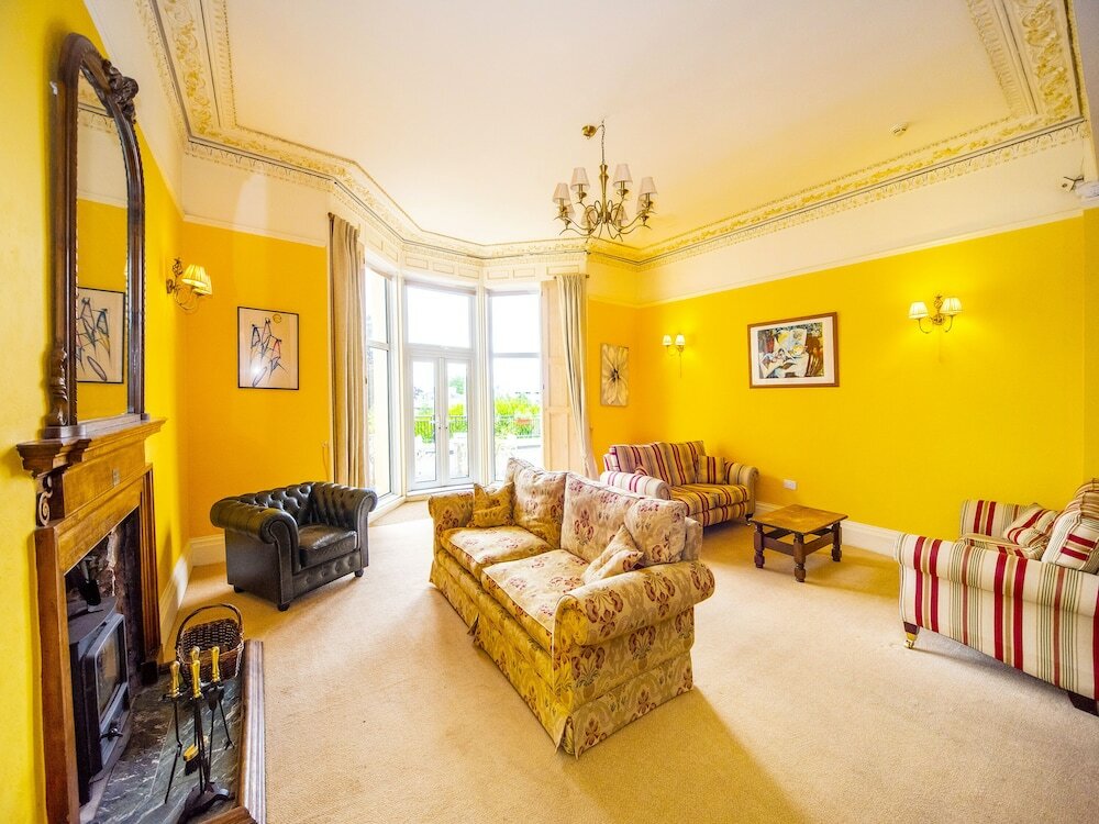 Фото Crofton House Hotel