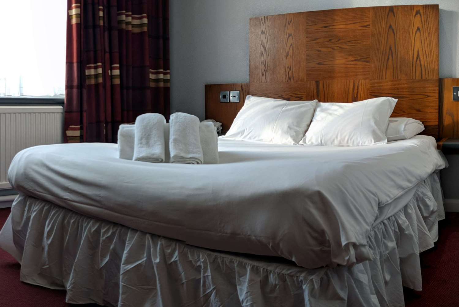 Фото Ramada by Wyndham Loughborough Hotel