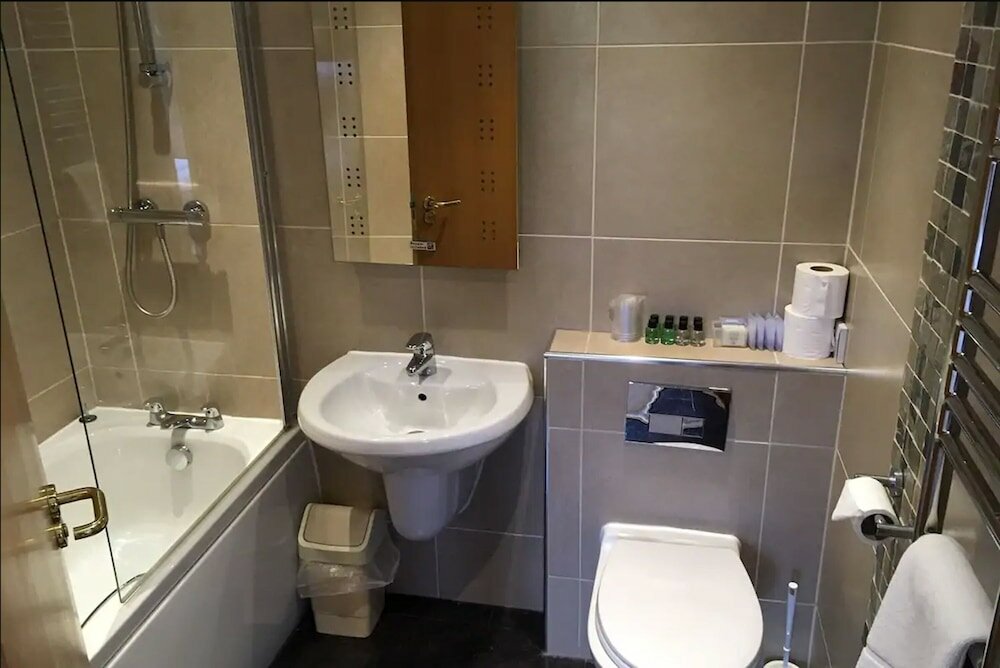 Фото Standing Stones Hotel