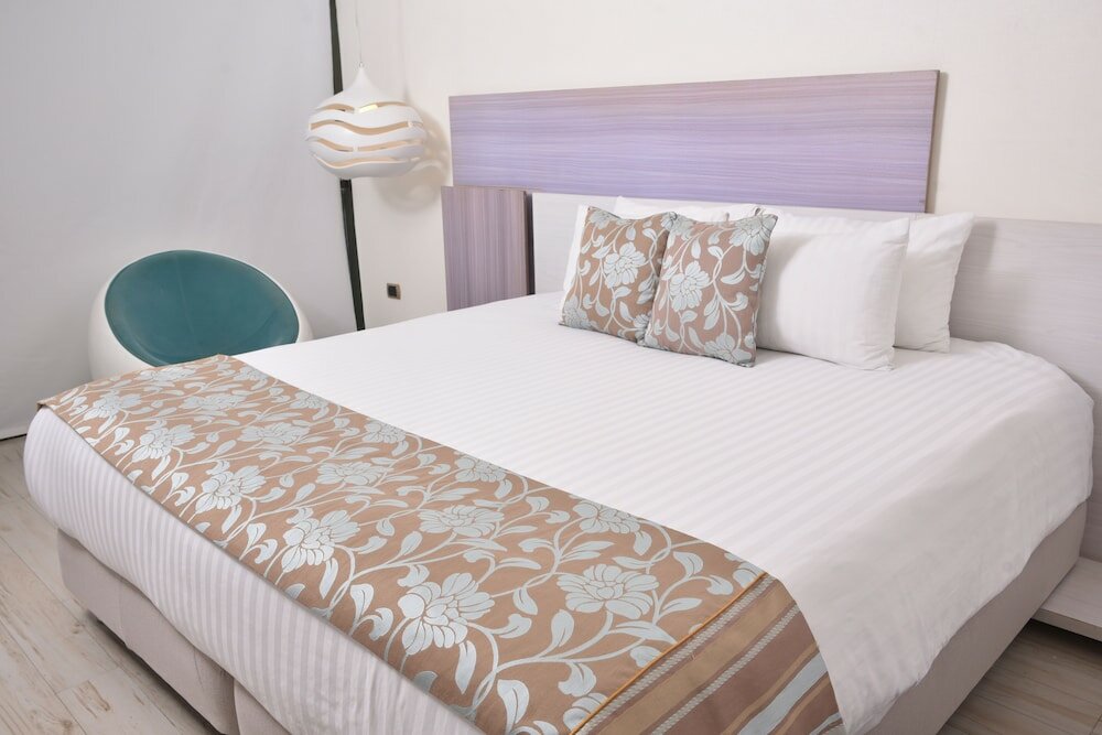 Фото Hotel Catedral Plaza