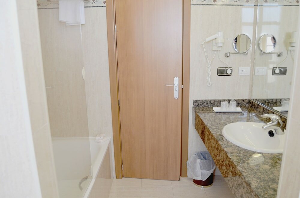 Фото Hotel Lasa Sport