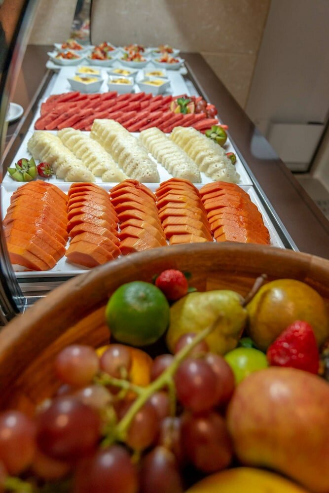 Фото Comfort Suites Vitoria