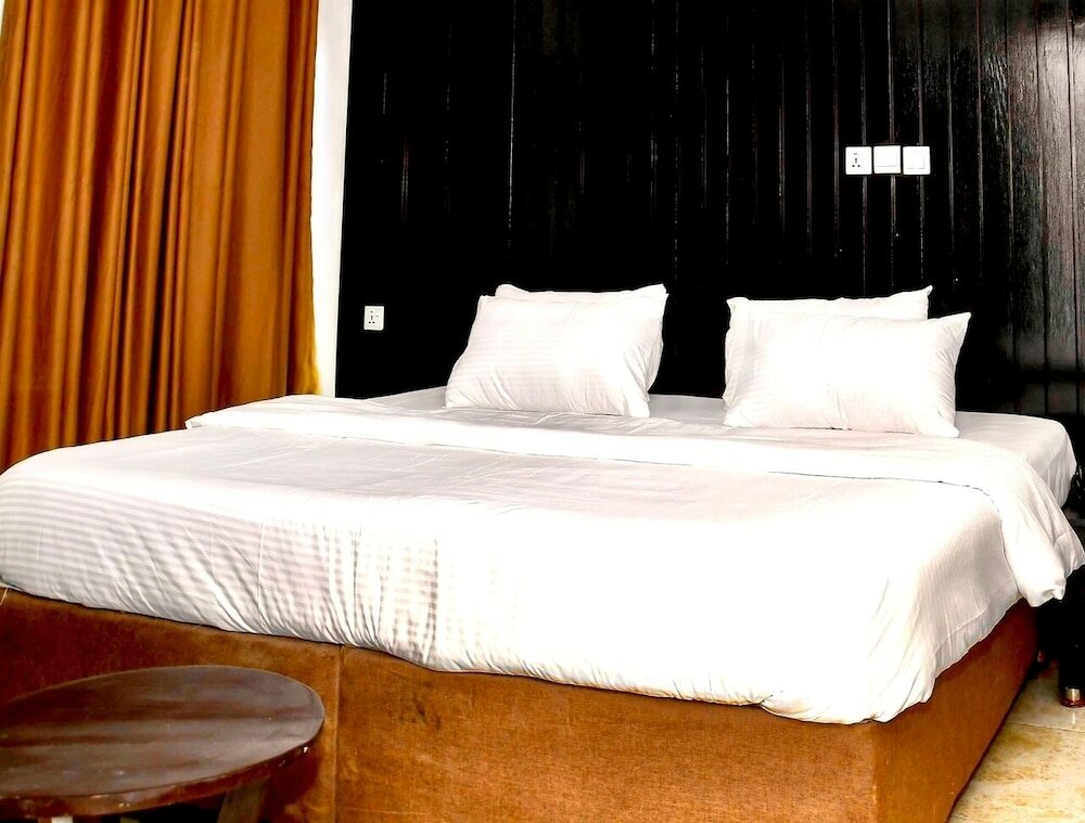 Фото Bluenest Hotel