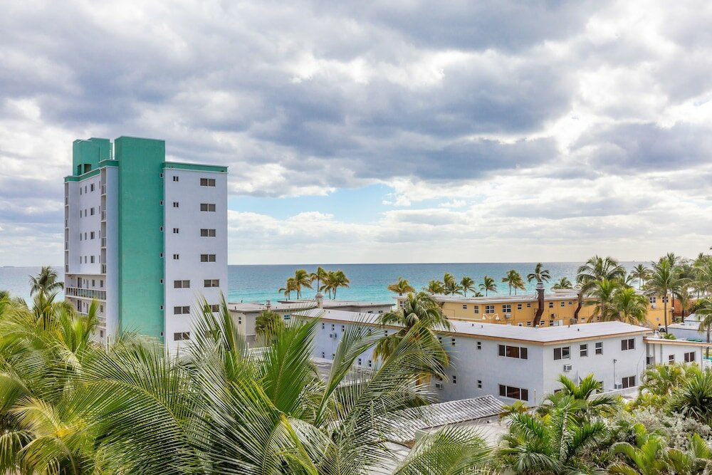 Фото Ch Luxury Condos & Studios On The Beach