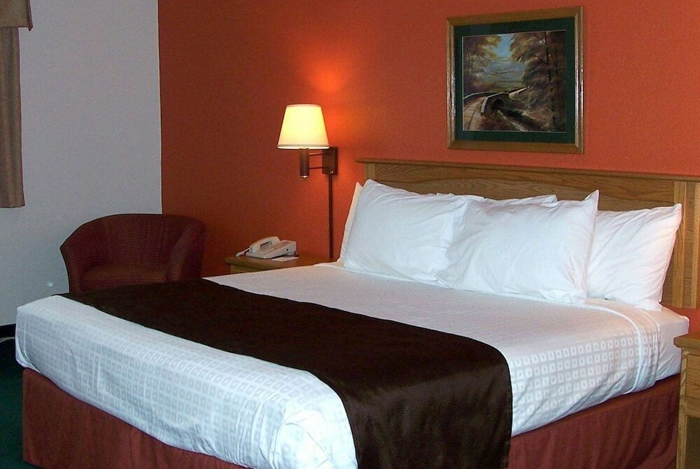 Фото AmericInn by Wyndham Garden City