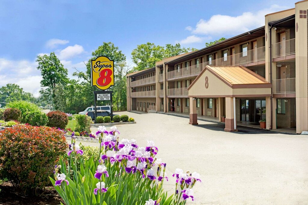 Hotel Super 8 by Wyndham Laurel, State of Maryland, photo
