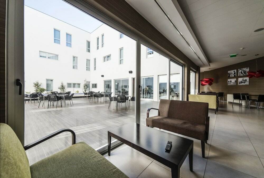 Фото Moov Hotel Évora