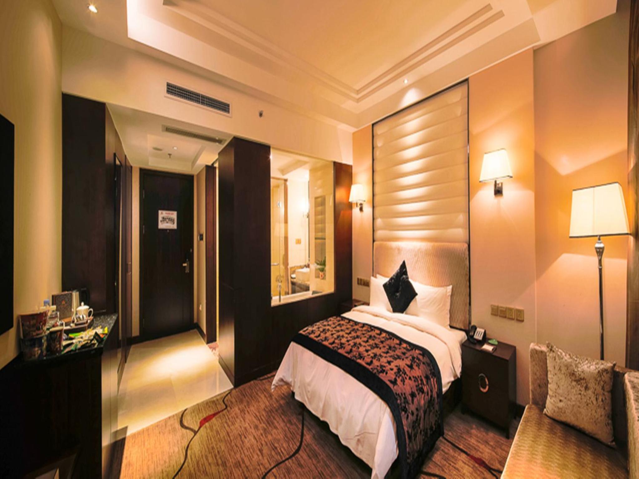 Фото Chongqing Sport Hotel