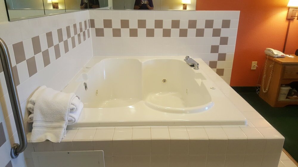 Фото AmericInn by Wyndham Garden City