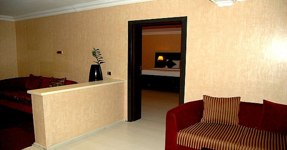 Фото Chesney Hotel