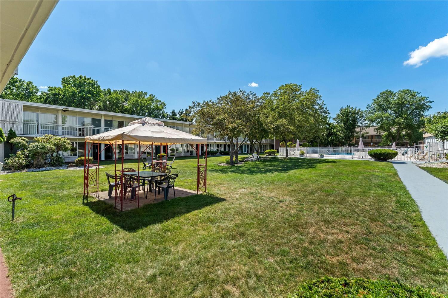 Фото Howard Johnson by Wyndham Albany