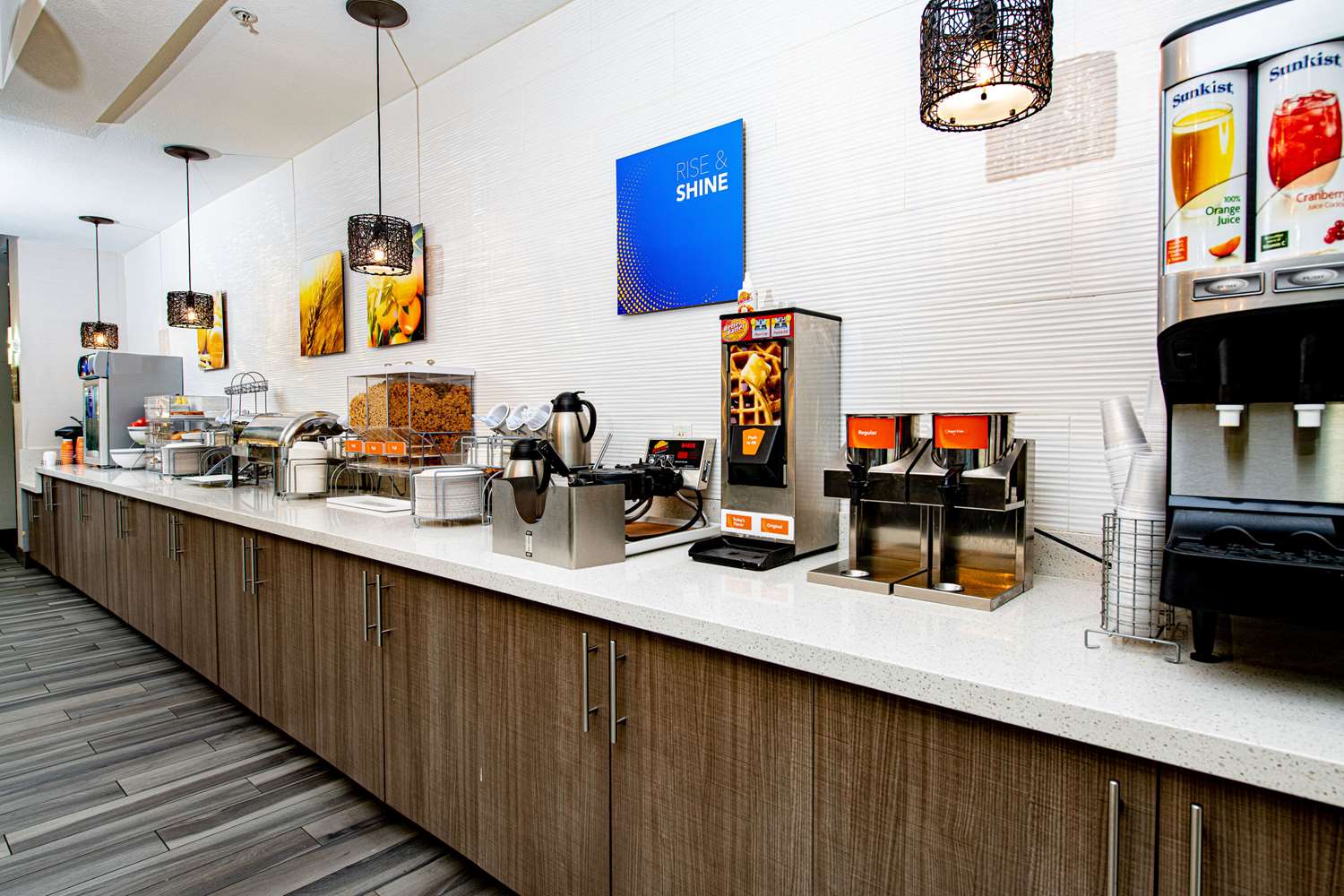 Фото Comfort Suites Oil Center