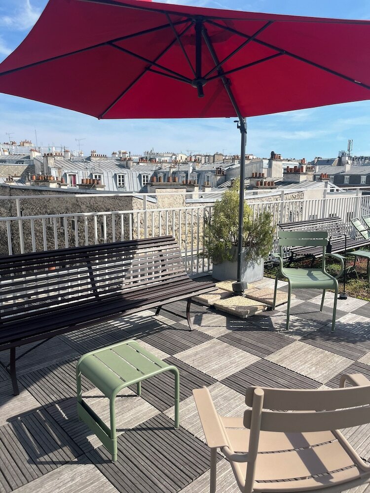 Фото отеля 2