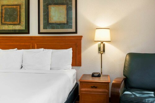 Гостиница La Quinta Inn by Wyndham Bossier City в Бошьер Сити