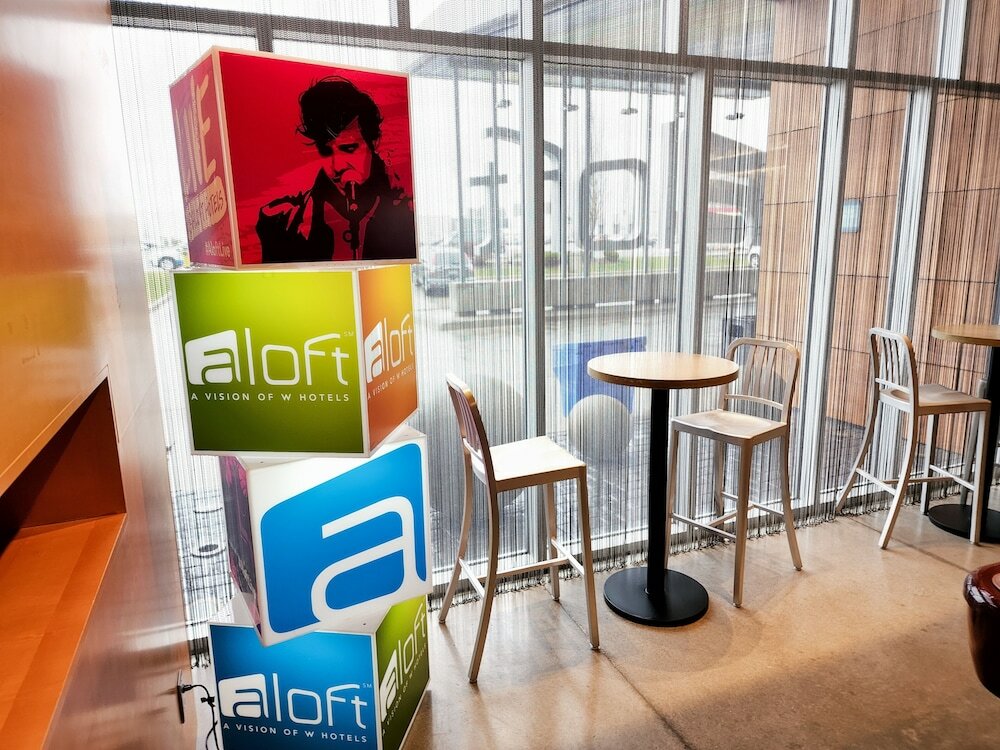 Фото Aloft Vaughan Mills