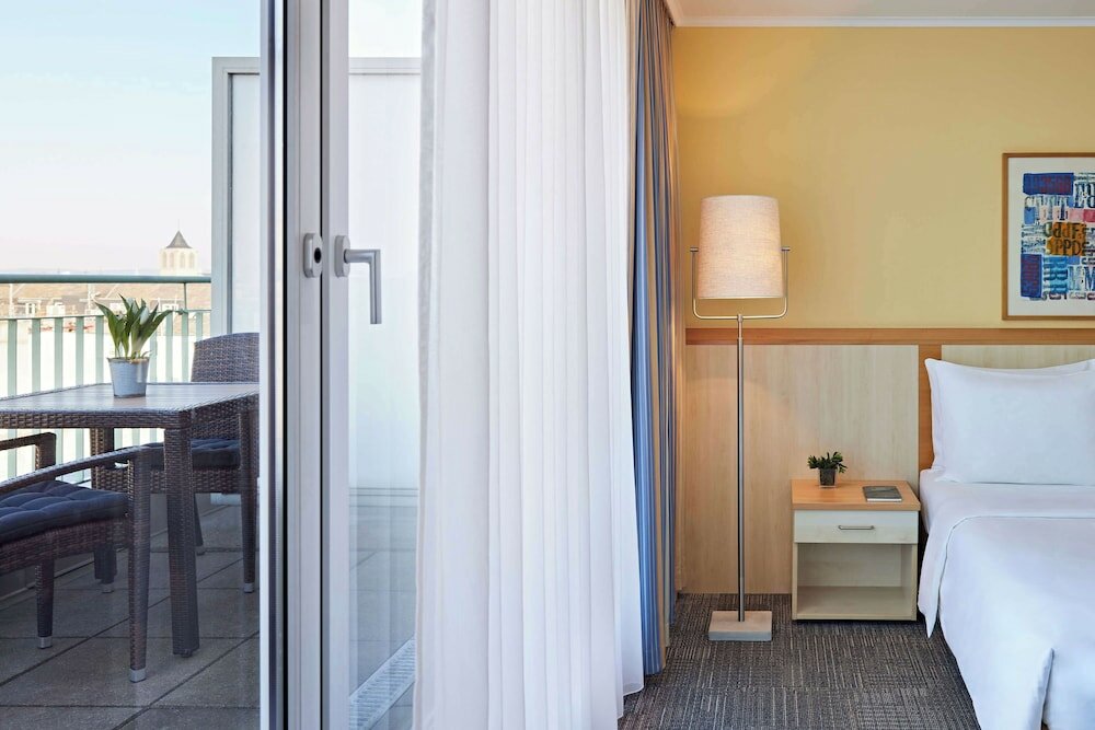 Фото Lindner Hotel Dom Residence