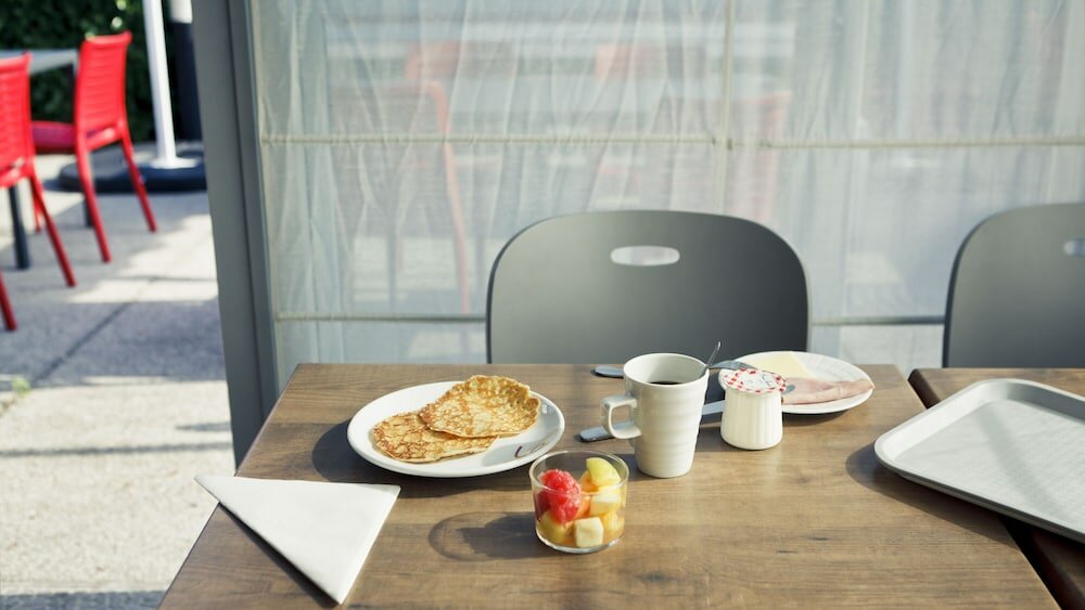 Фото Hotel Campanile Lyon Est Bron Eurexpo