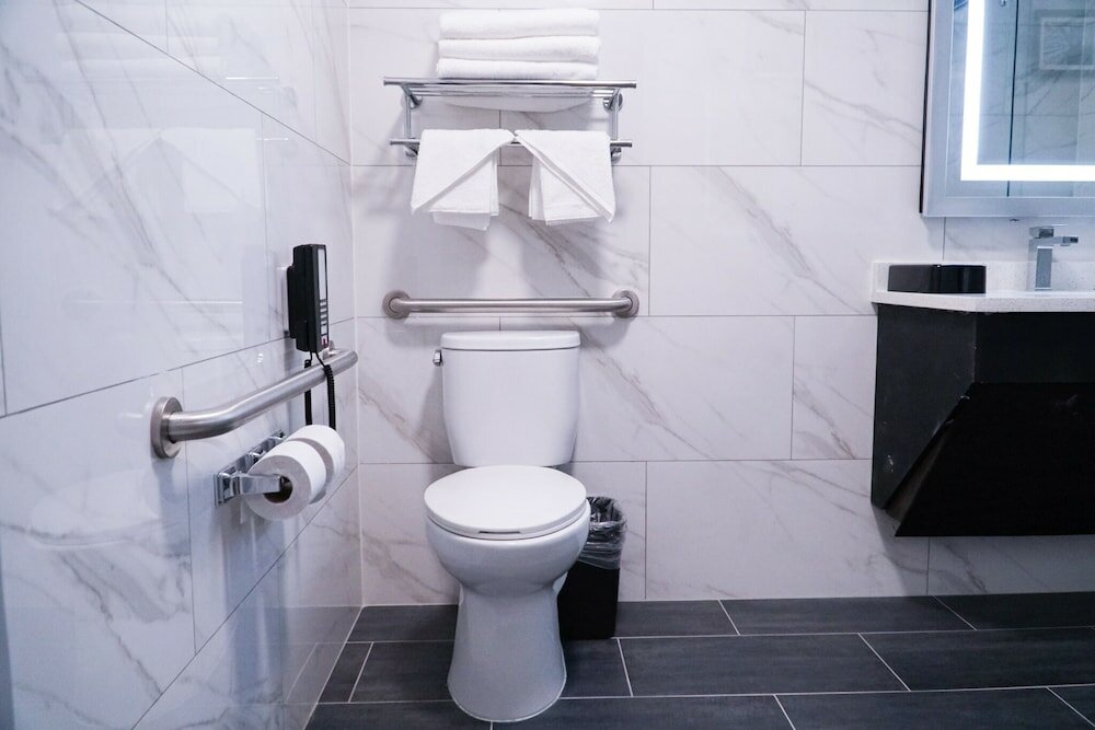 Фото Lotus Blu Inn & Suites