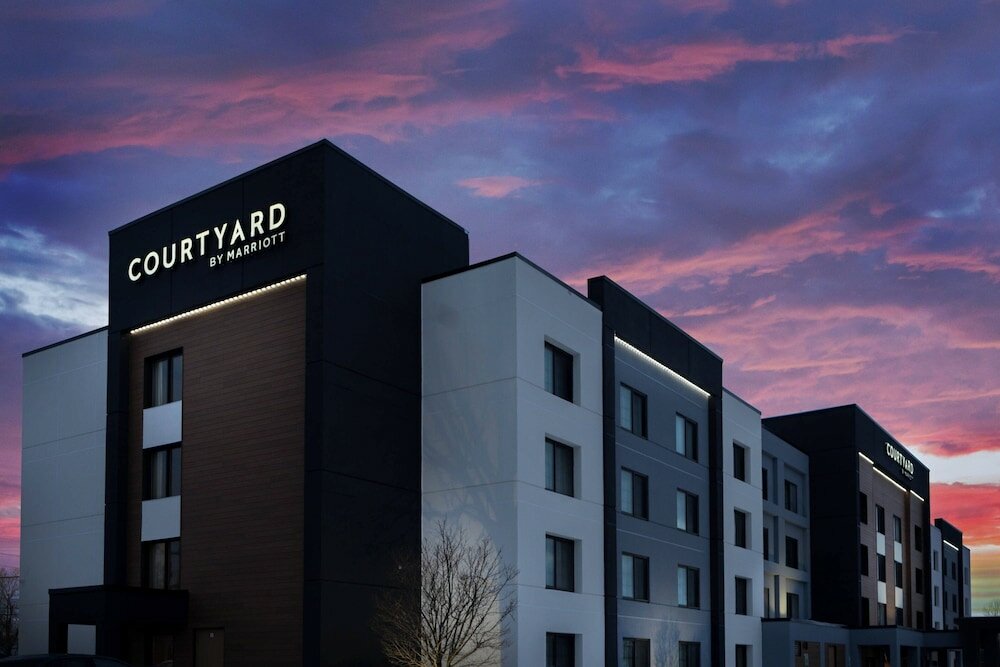 Фото Courtyard by Marriott Buffalo Amherst/University