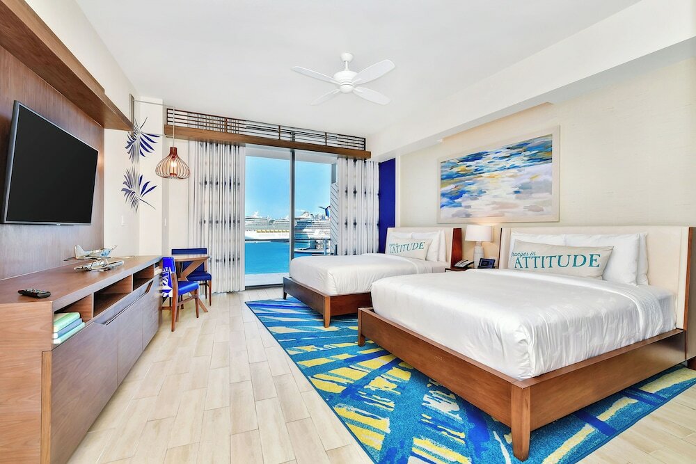 Фото Margaritaville Beach Resort Nassau