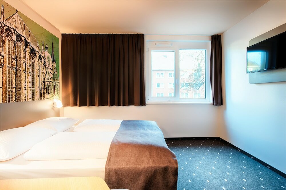 Фото B&b Hotel Aachen-City