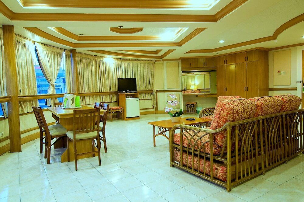 Фото Elegant Circle Inn