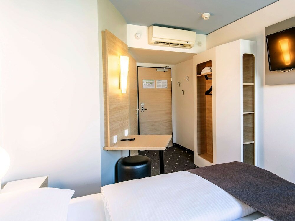 Фото B&b Hotel München City-Nord