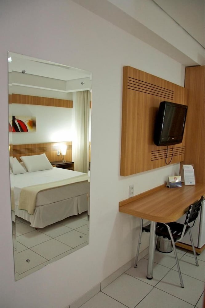 Фото Delcas Hotel