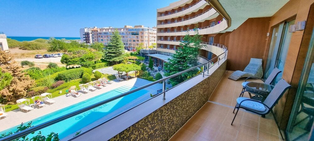 Фото Grand Hotel Pomorie