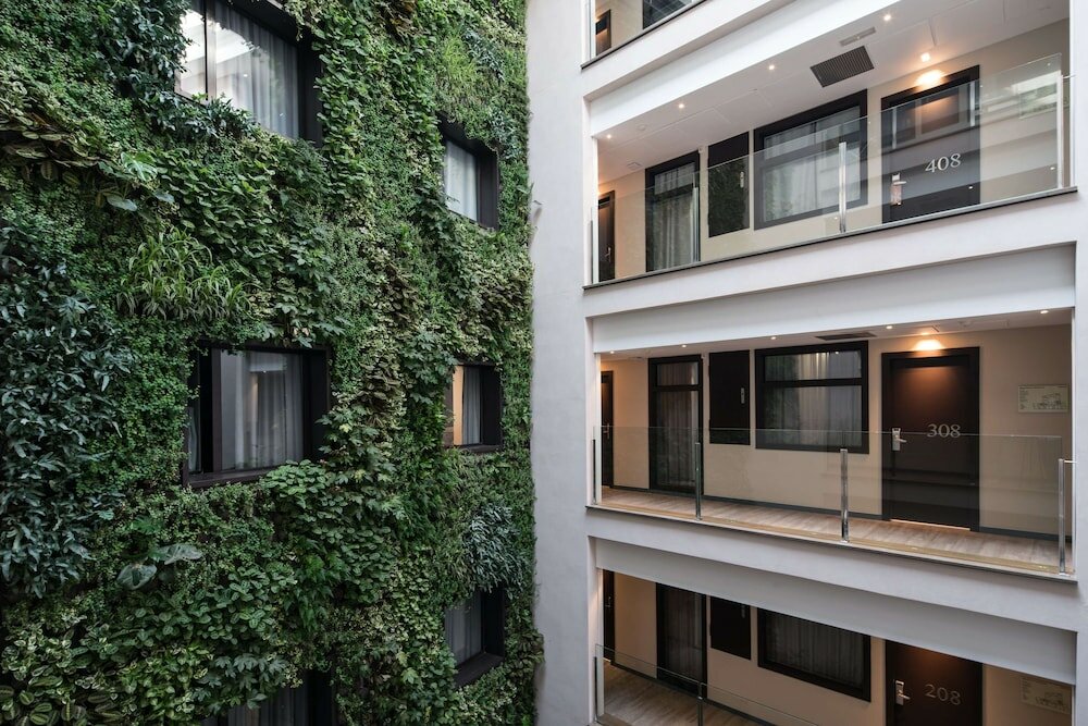 Фото Catalonia Avinyó