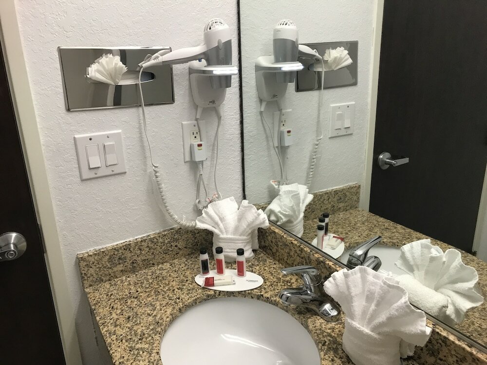 Фото Microtel Inn & Suites by Wyndham Jacksonville Airport