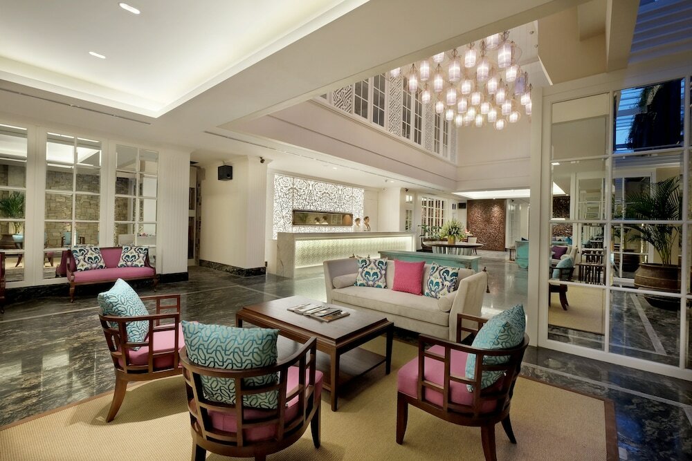 Фото Jambuluwuk Oceano Seminyak Hotel