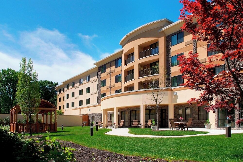 Фото Courtyard by Marriott Paramus