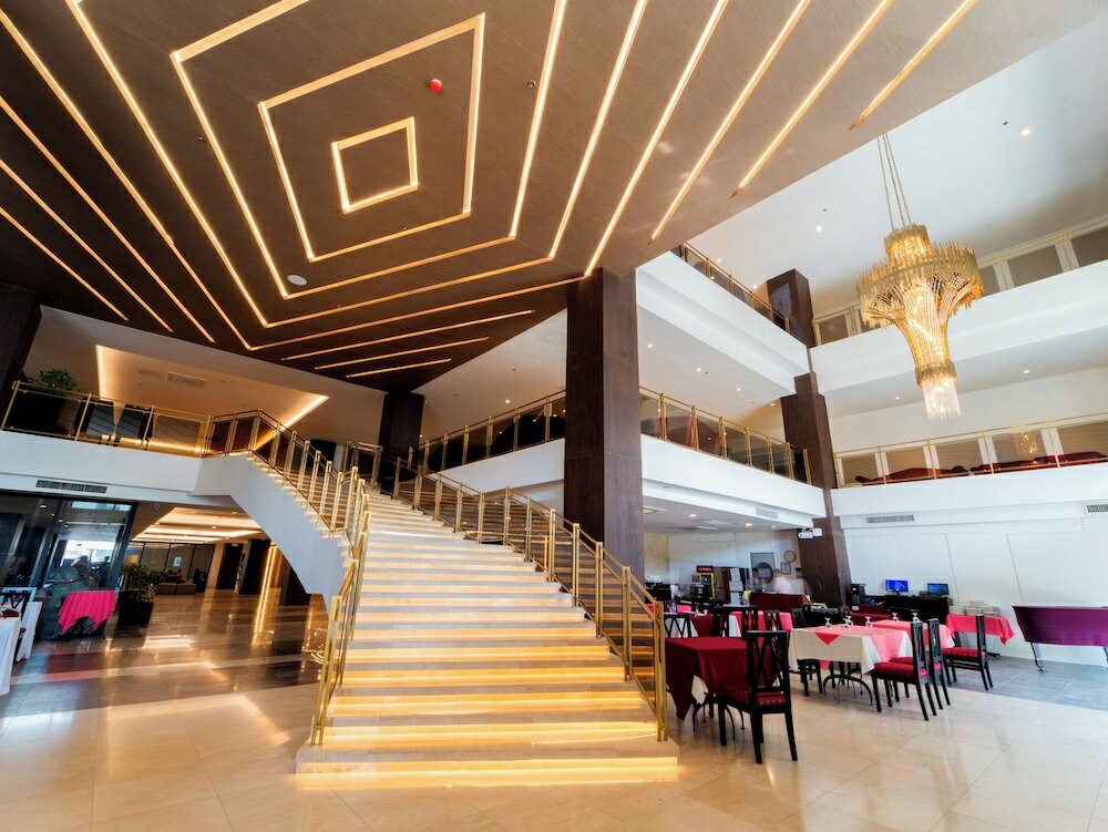 Фото The MetroCentre Hotel and Convention Center