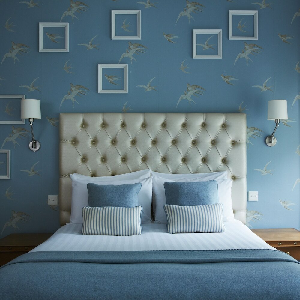 Фото The Old Ship Hotel