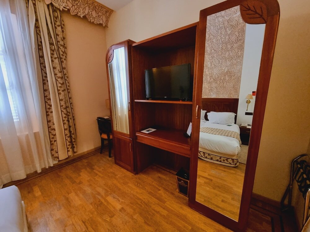 Фото Grand Hotel Villa de France