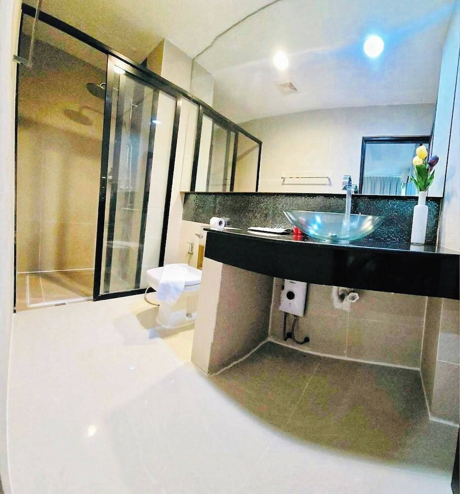 Фото RedDoorz I Talay Resort