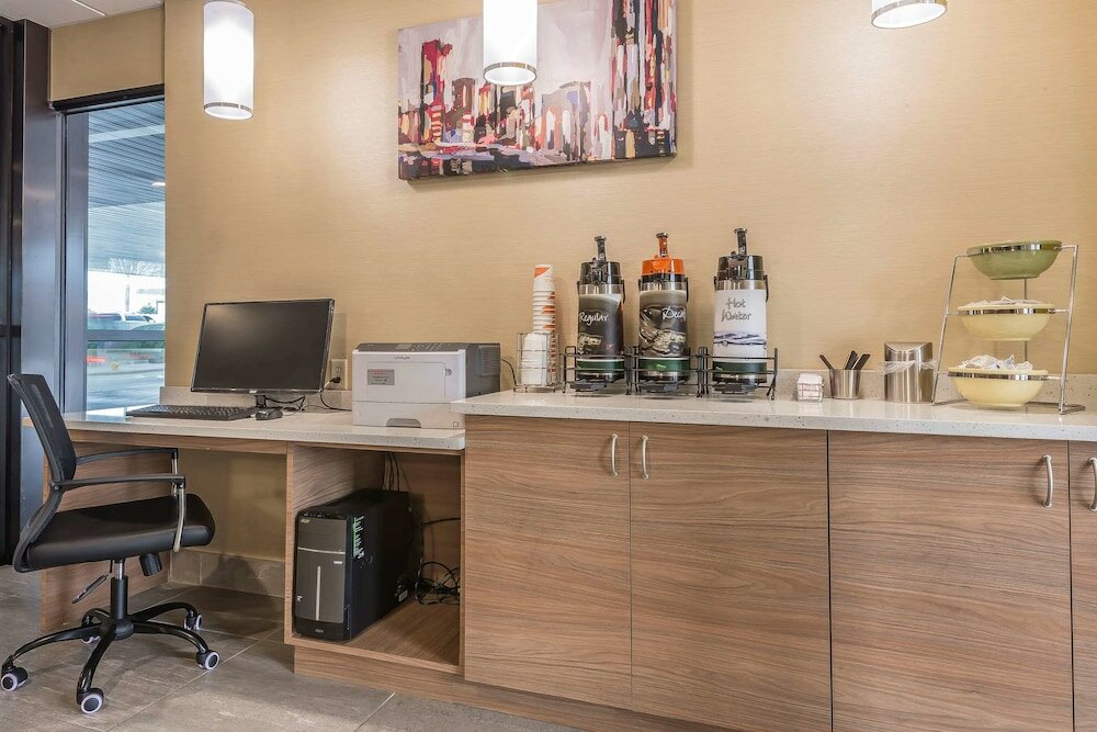 Фото Quality Inn & Suites Downtown