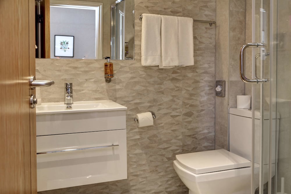 Фото Best Western Buckingham Palace Rd