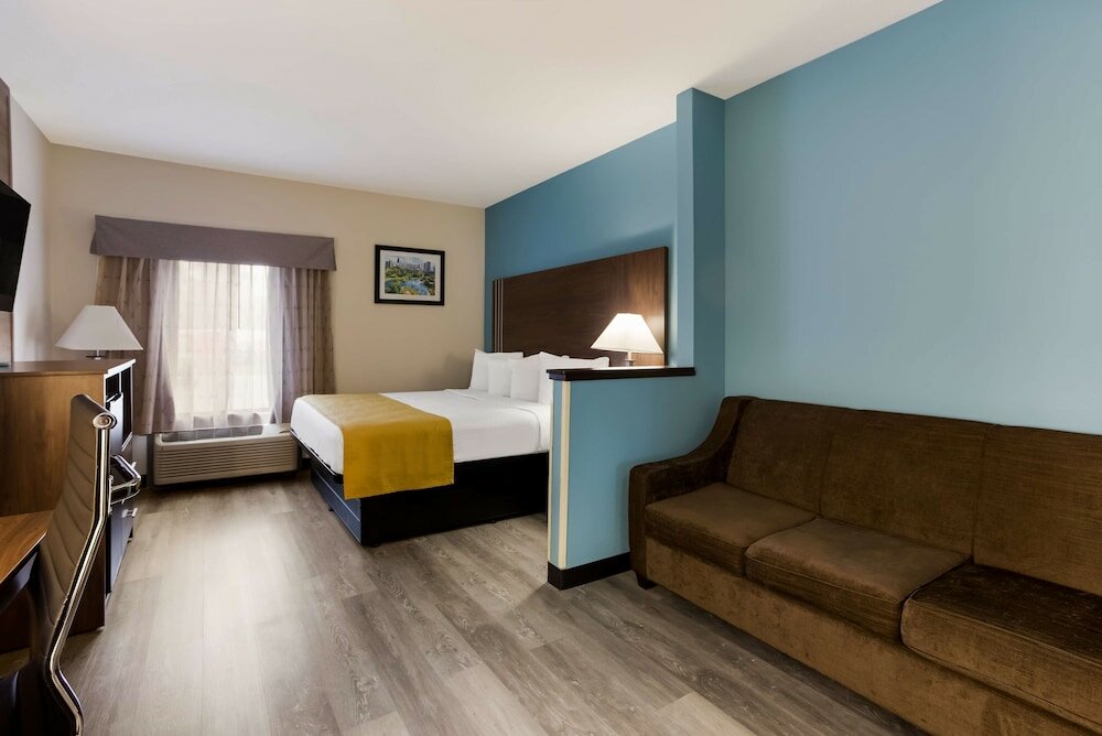 Фото Best Western Crossroads Inn