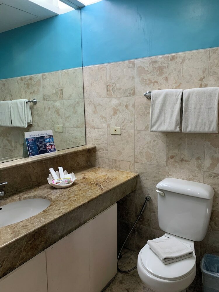 Фото The Pearl Manila Hotel