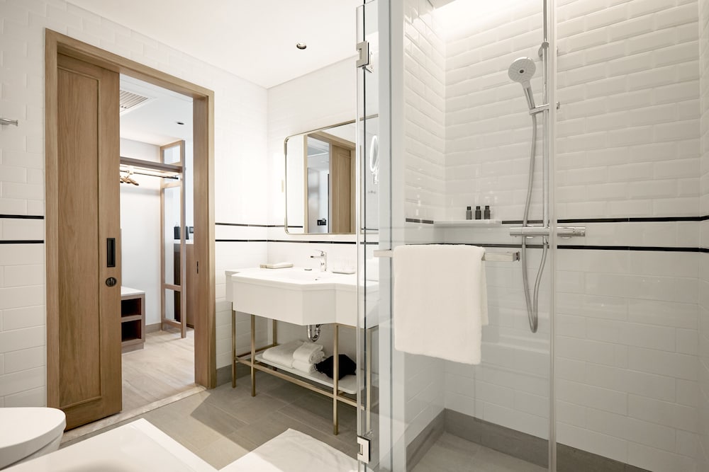 Фото Montien Hotel Surawong Bangkok