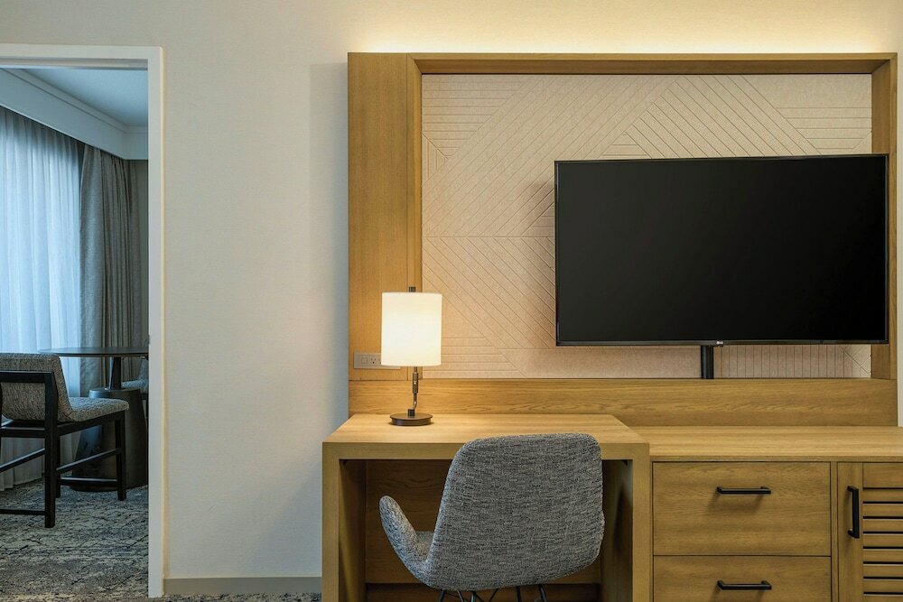 Фото Sheraton Grand Sacramento Hotel