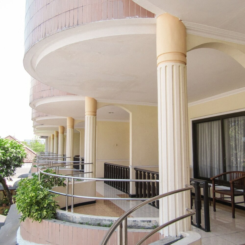 Фото Hotel Pelangi Malang