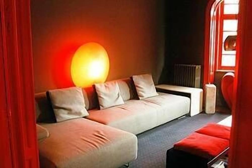 Фото Monty Small Design Hotel