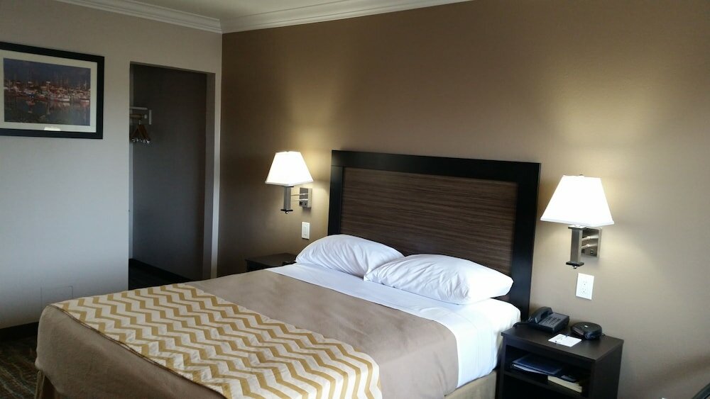 Фото Travelodge by Wyndham Eureka