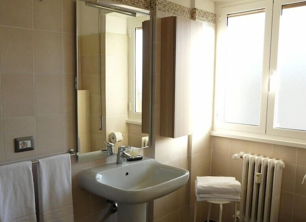 Фото Atticoromantica