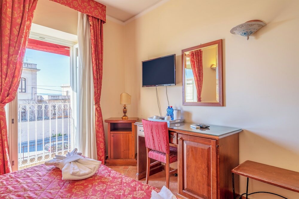 Фото Отель Mediterraneo