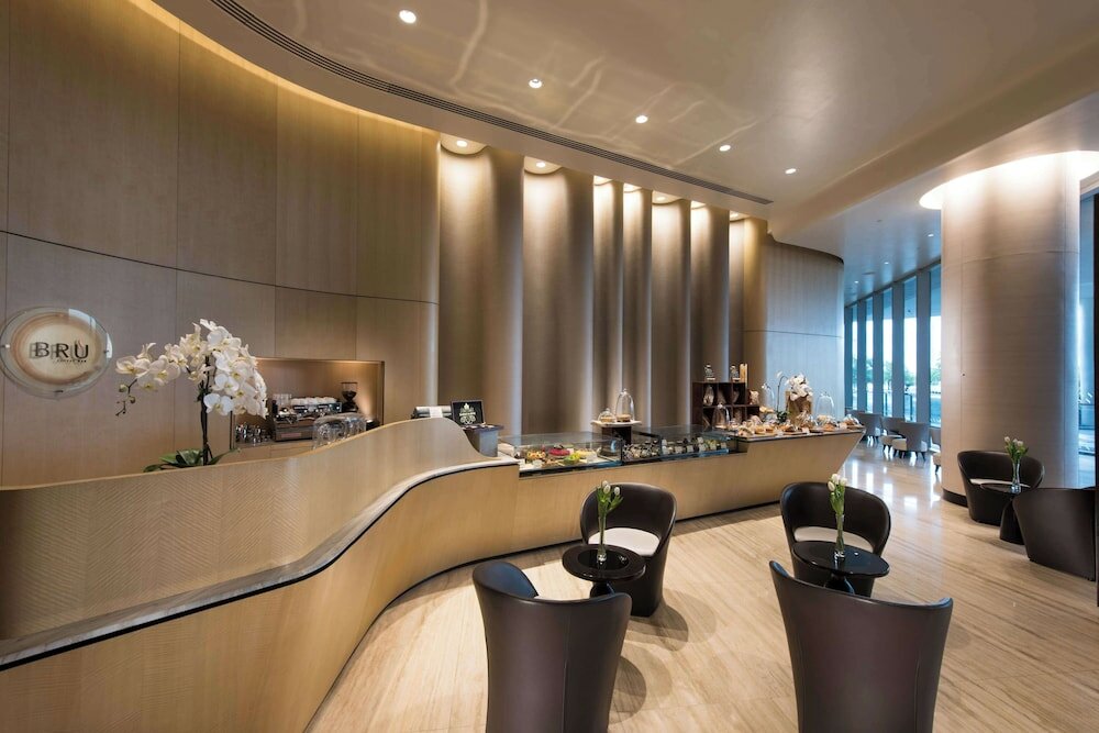 Фото Conrad Manila